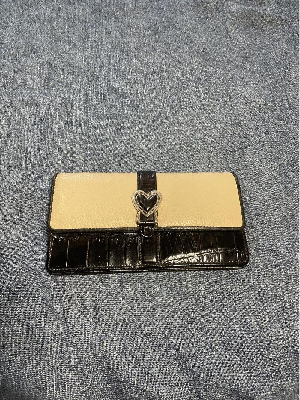 Vintage NWOT Brighton wallet